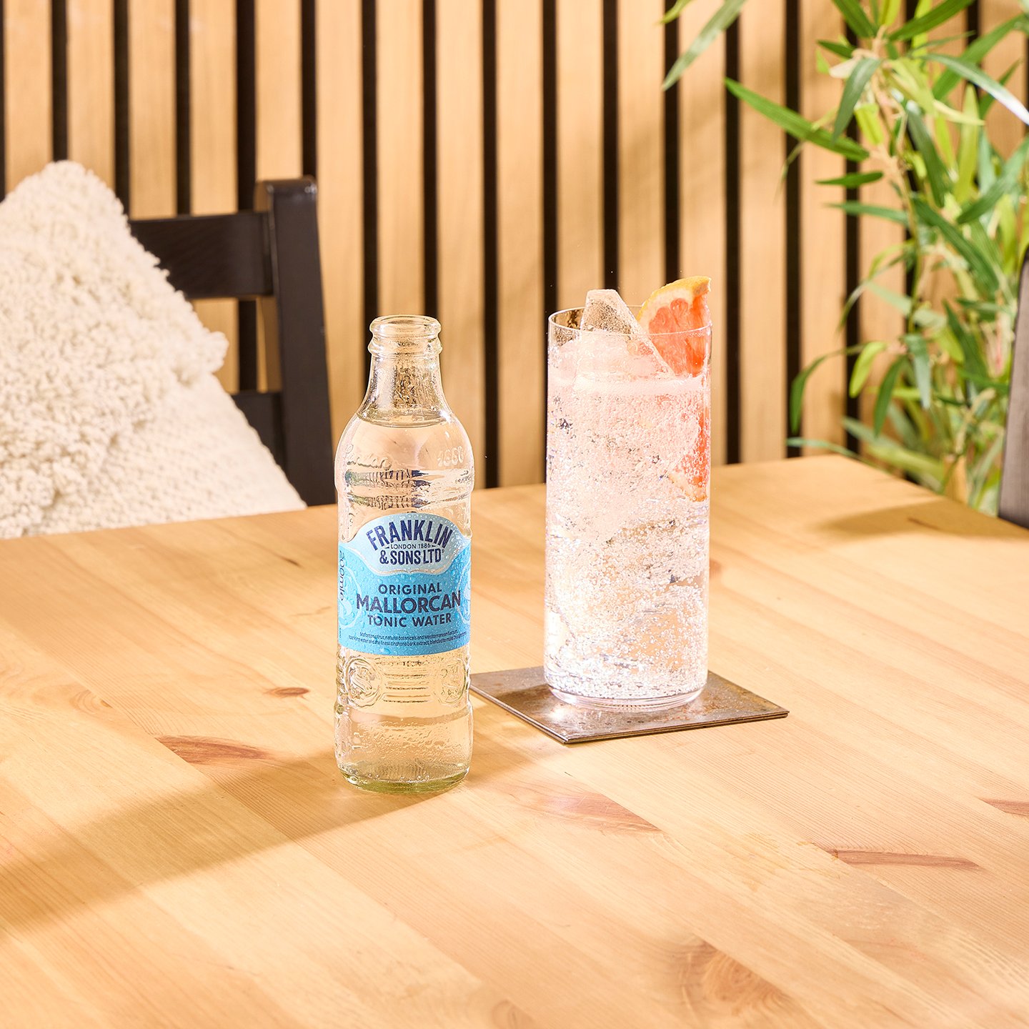 https://dev.franklinandsons.co.uk/wp-content/uploads/2021/08/FS-OMTW-Serve-Image-2_1440x1440px_Web_Image.jpg