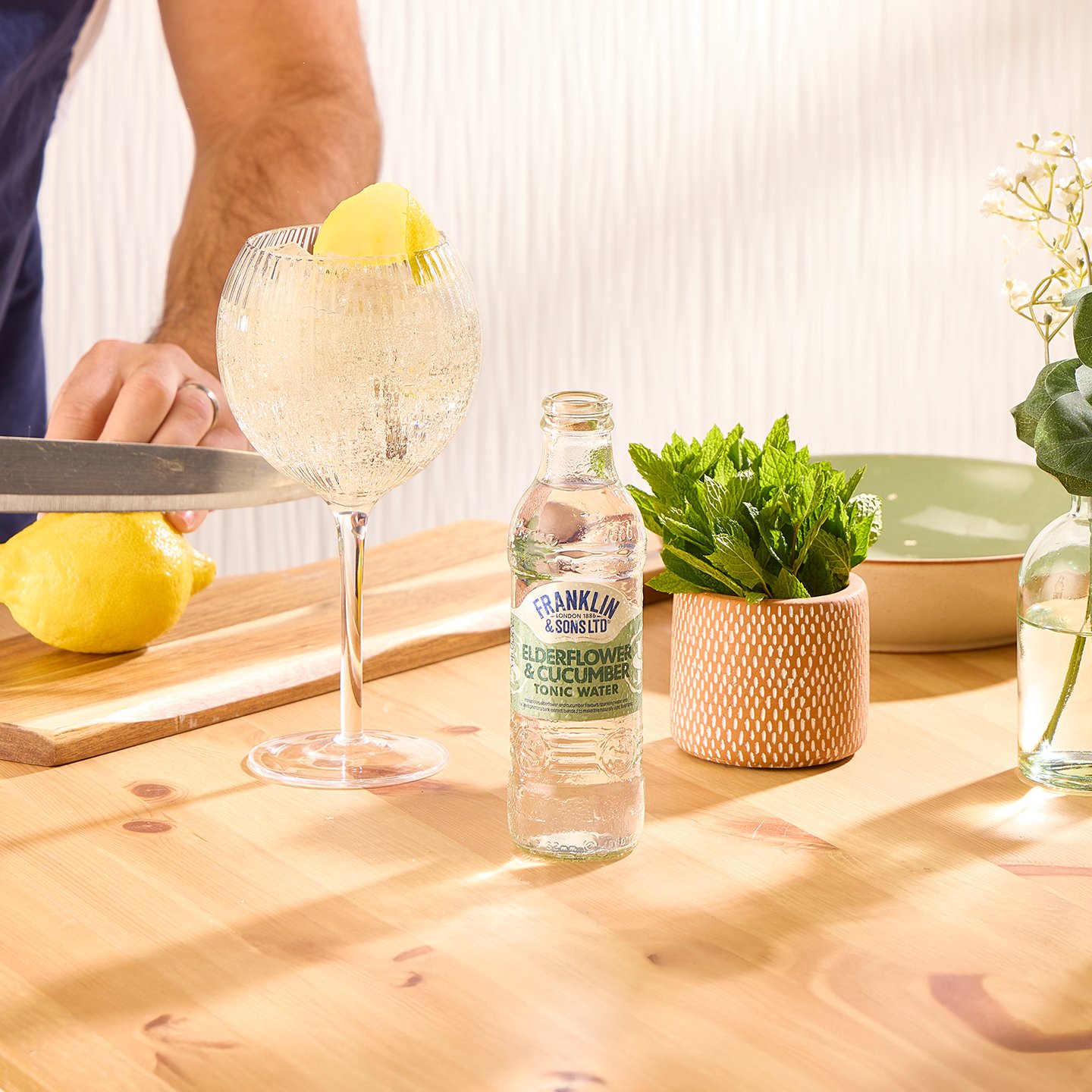 https://dev.franklinandsons.co.uk/wp-content/uploads/2021/09/FS-ECTW-Serve-Image-3_1440x1440px_Web_Image.jpg