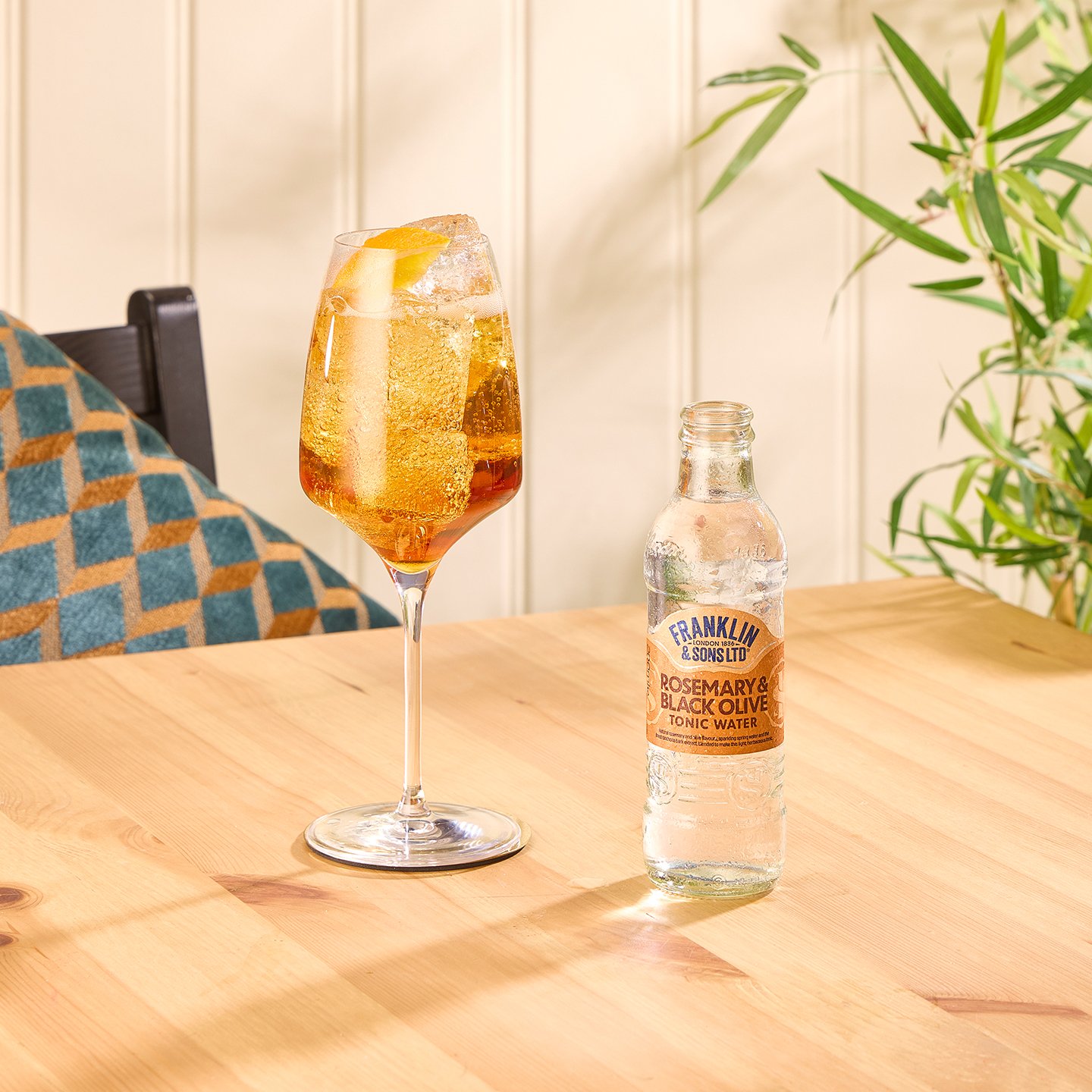 https://dev.franklinandsons.co.uk/wp-content/uploads/2021/09/FS-RBOTW-Serve-Image-2_1440x1440px_Web_Image.jpg