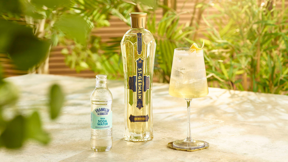 Elderflower Spritz summer spritz cocktail | Franklin & Sons